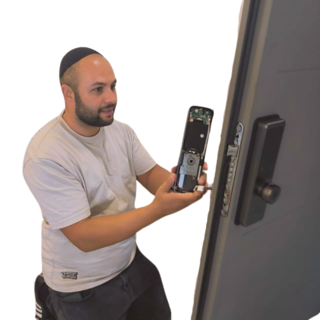שמעון אזולאי, מנעולן מוסמך בירושלים